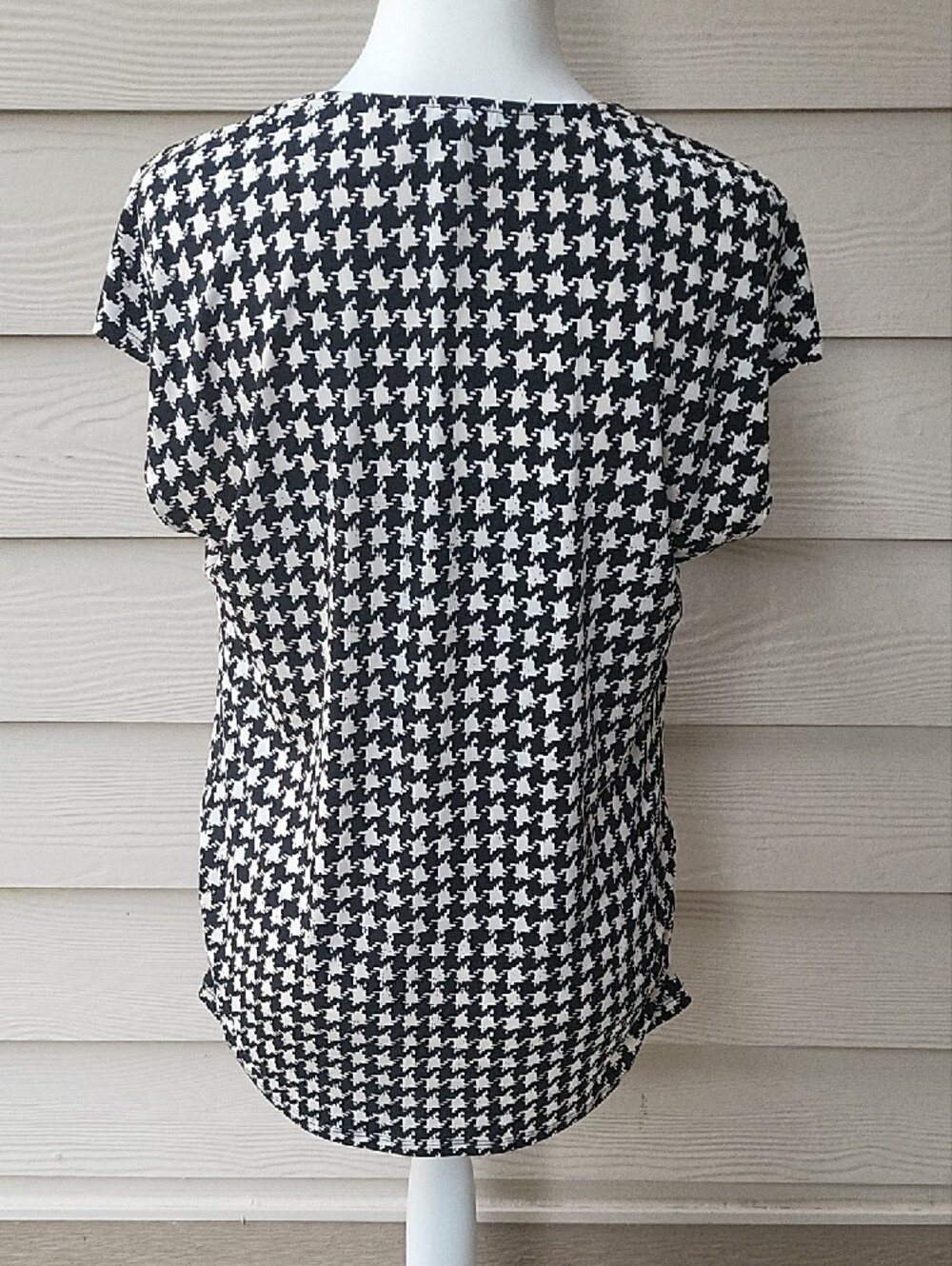 Chaus Women’s Large Houndstooth Cowl Neck Blouse Black White Short Sleeve - Picture 6 of 12